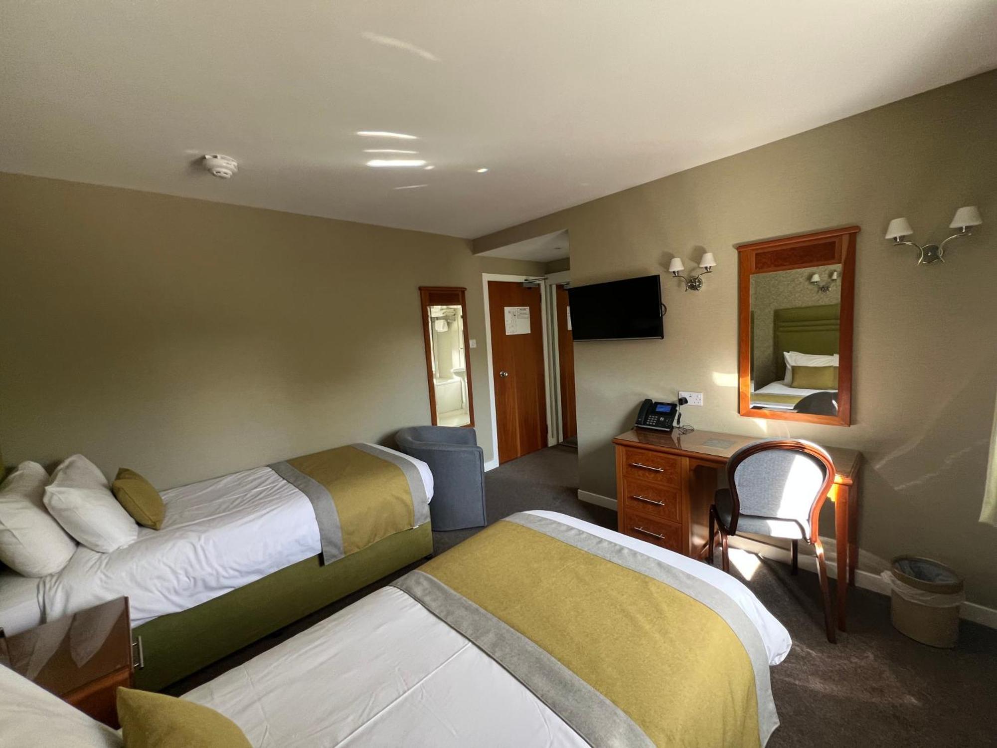 Laichmoray Hotel Elgin Bagian luar foto