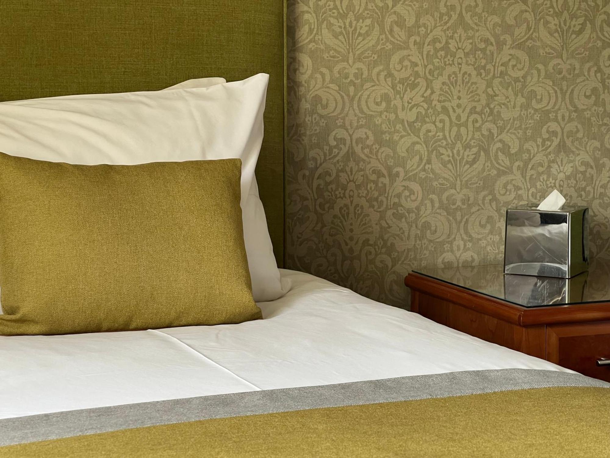 Laichmoray Hotel Elgin Bagian luar foto